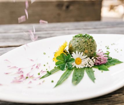 06-d-themen-kulinarisches-fruehlingserwachen-gasthaus-lanzenschuster-hgv-jenesien